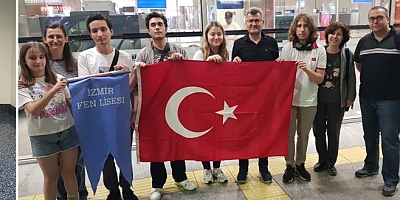 Uluslar arası Bilim ve Mühendislik Yarışmasında İzmir Fen Lisesi, iki ayrı dalda Dünya İkincisi oldu